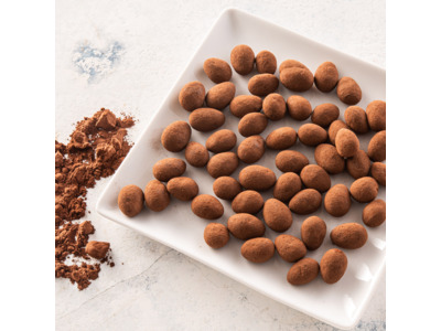 Chocolade amandelen cacao verpakt per 150gr