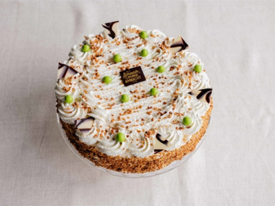 Hazelnootschuimtaart 12 pers